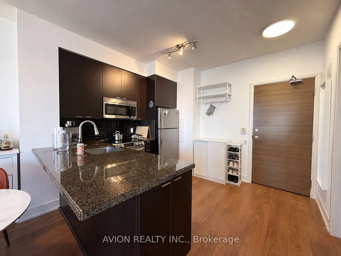 2 bed, $2,500 — Photo 2