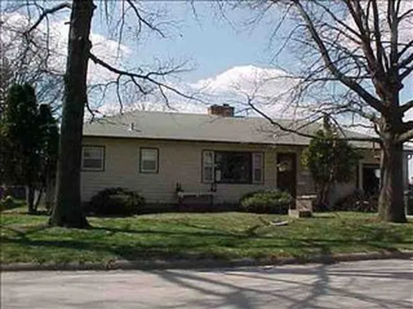 400 Ardmore St, Waterloo, IA 50701