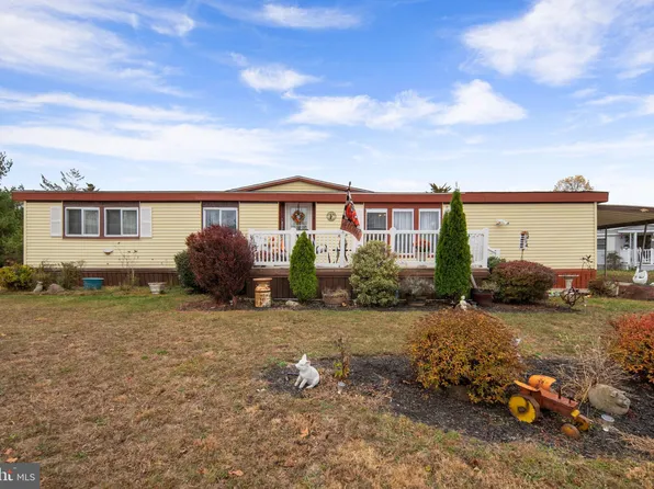 8 Mary Ct, Barnegat, NJ 08005