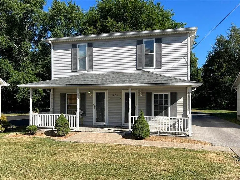 1207 Smallhouse Rd — Photo 1