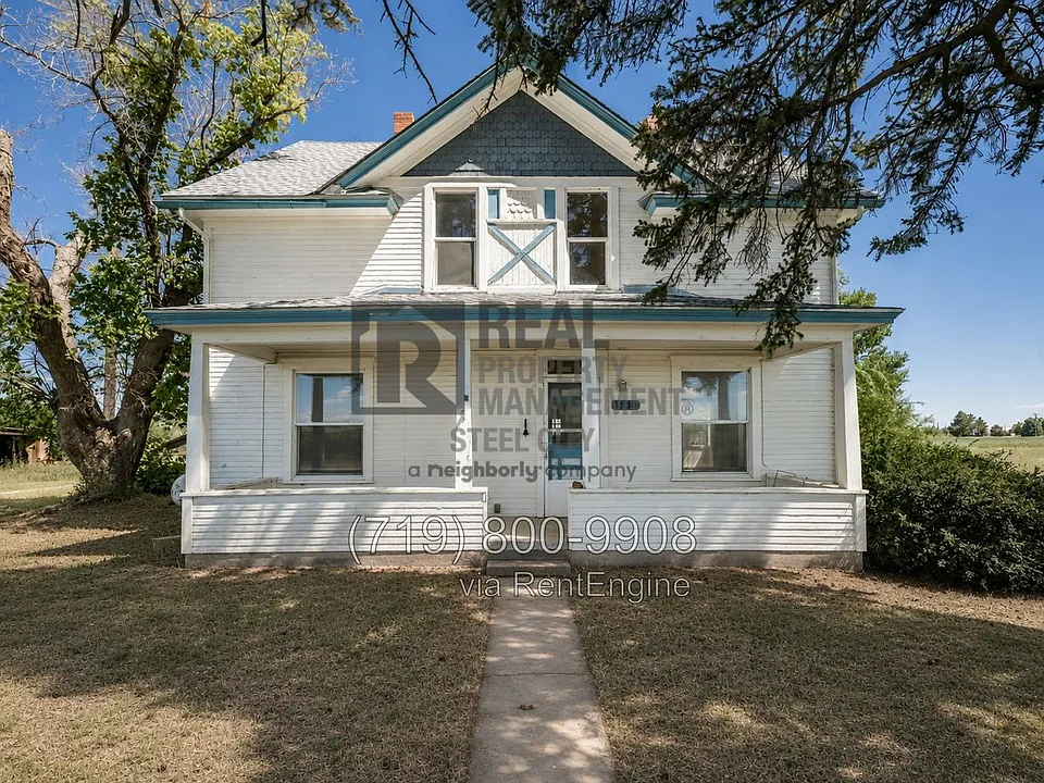 1530 33rd Ln