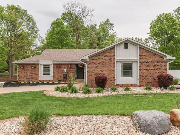 504 Oak Boulevard South Dr, Greenfield, IN 46140