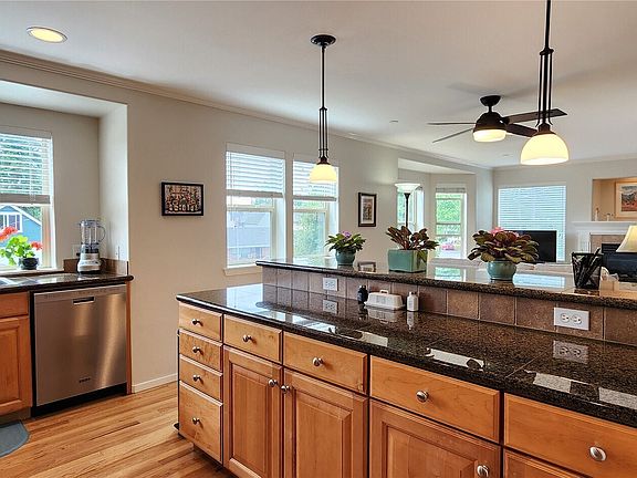 3rd image of 406 Wood Street #201