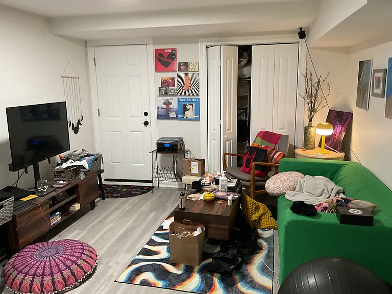 726 W Roscoe St #B — Photo 2
