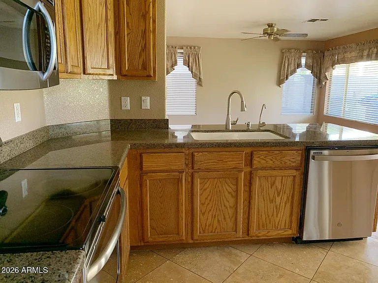 354 W Bolero Dr — Photo 7