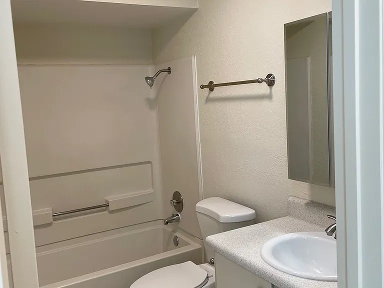 Sebastopol Gardens Apartments — Photo 7