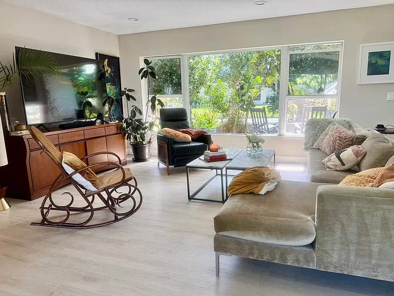 Barker Dr — Photo 4