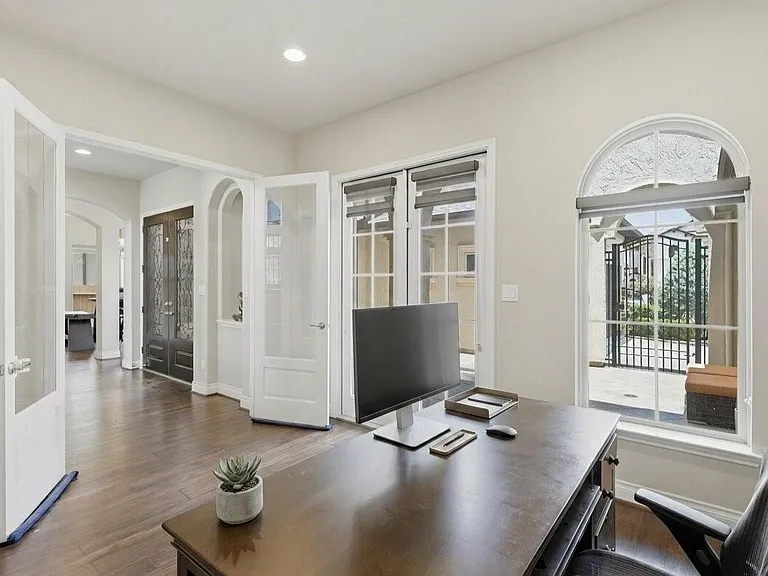 11218 Oudney Ct — Photo 12