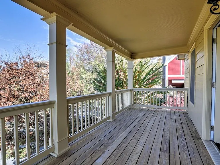 975 Odessa Dr NW — Photo 26