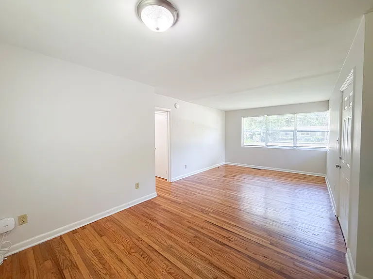 1666 Mayhew St — Photo 23
