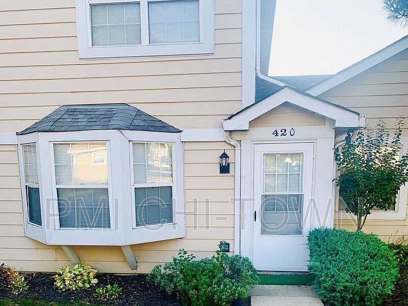 1st image of 420 N Cambridge Dr