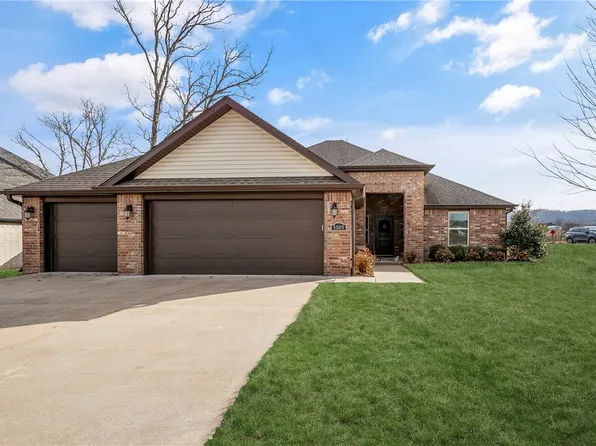 5009 E Truman Ln, Fayetteville, AR 72701