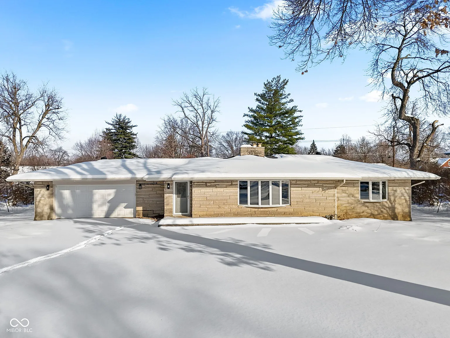 350 Woodhill Dr photo 1