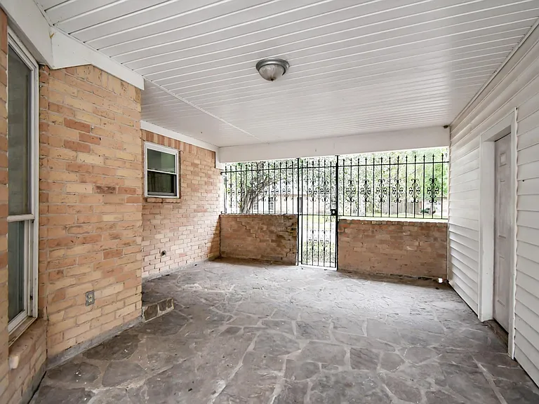 17903 Nanes Dr — Photo 11
