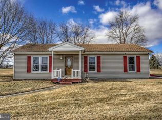 3592 Smaltz Rd, Womelsdorf, PA 19567