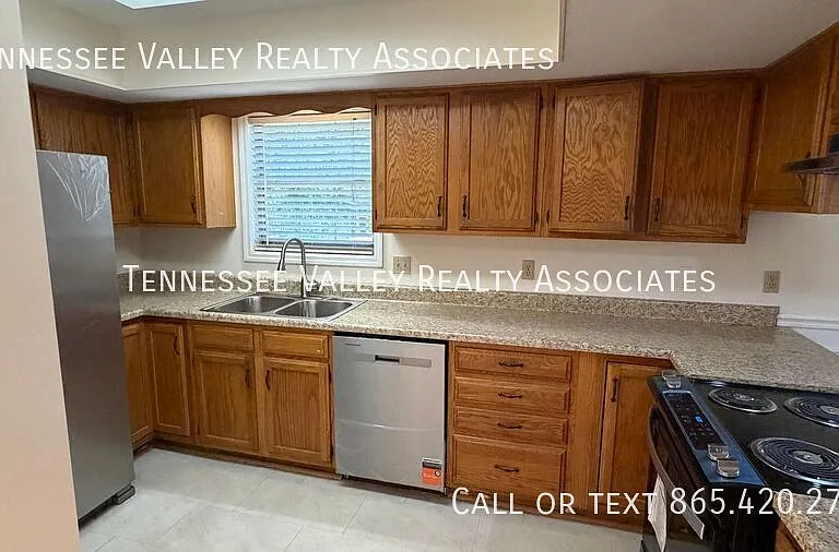 1277 Halifax Rd — Photo 10