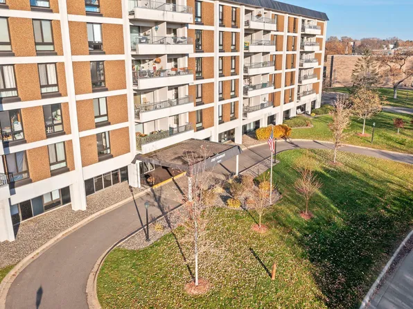 6400 York Ave S APT 203, Edina, MN 55435