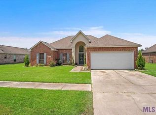 12795 Diamond Lake Dr, Walker, LA 70785