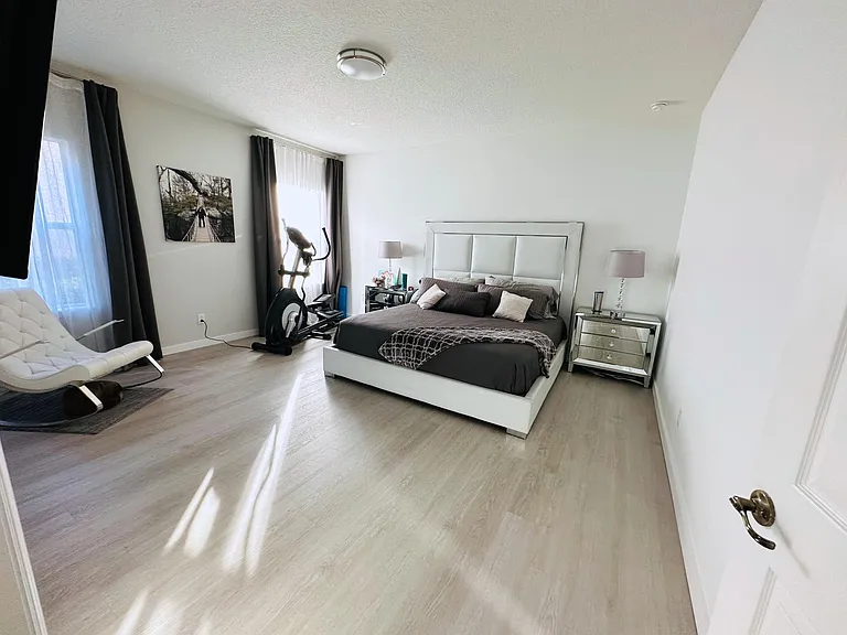30 Amherst Pl — Photo 12