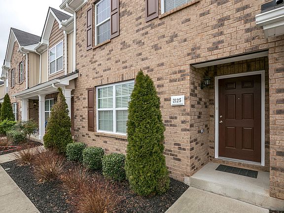 4th image of 2125 Debonair Ln