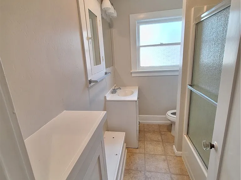 547 W Wilshire Ave — Photo 21