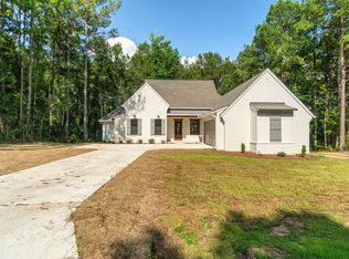 15 Megan Cir, Sumrall, MS 39482