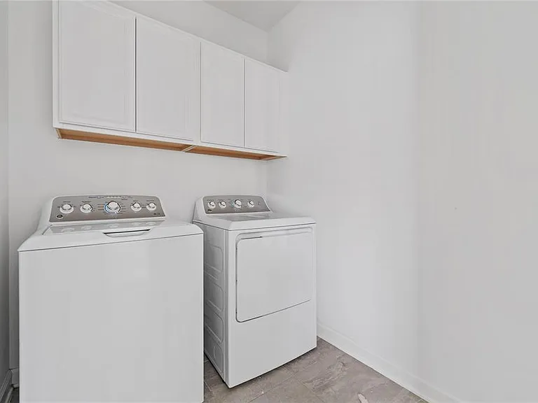 2999 Addison Blvd — Photo 22
