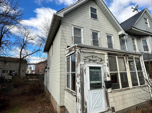 38 Treadwell Ave, Staten Island, NY 10302