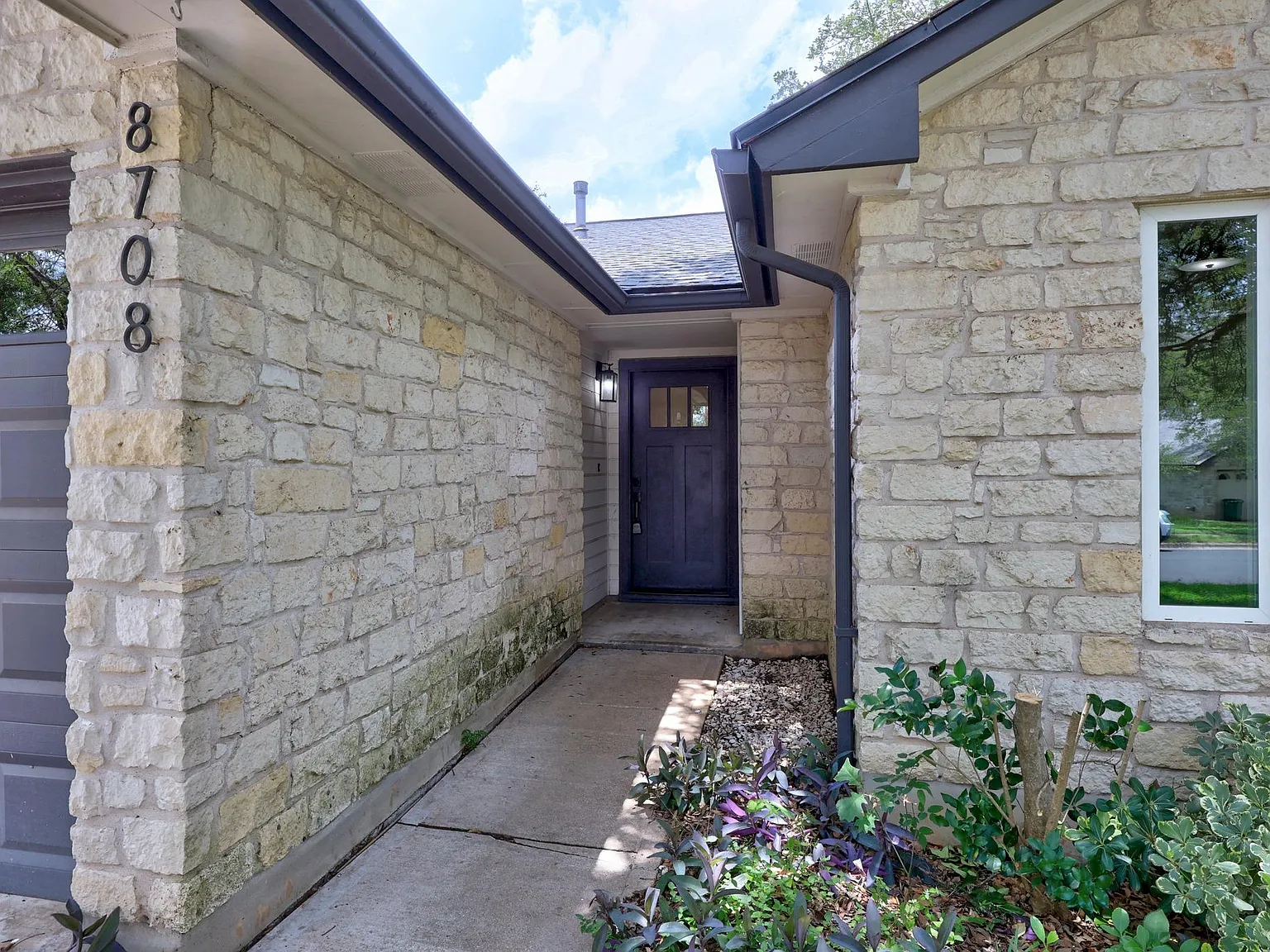 3 bed, 2.0 bath, 1441 sqft, $2,950 — Photo 3