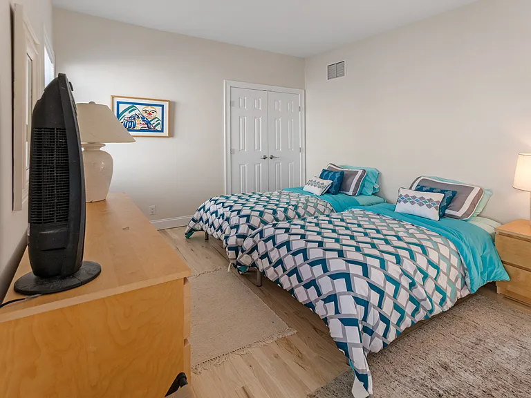 781 Dune Rd — Photo 11