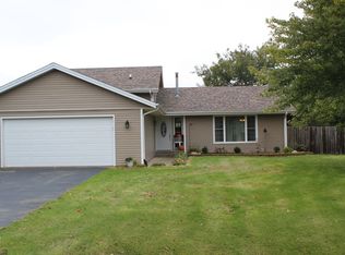 9696 Smoke Tree Ln, Roscoe, IL 61073