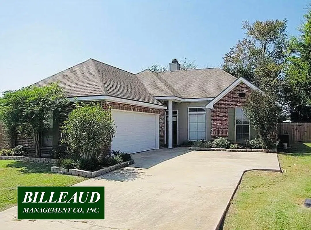 3 bed, 1365 sqft, $1,800 — Photo 1