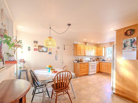 4th image of 822 Jack London Drive