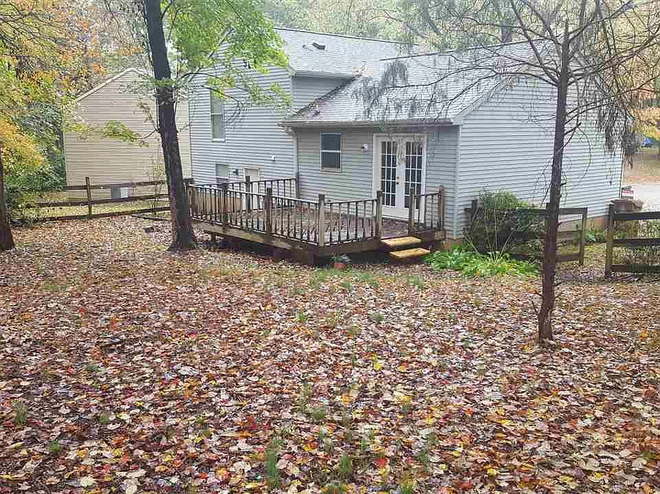 2nd image of 111 N Atley Ln