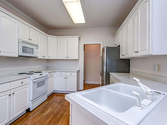 5th image of 245 Karnes Dr