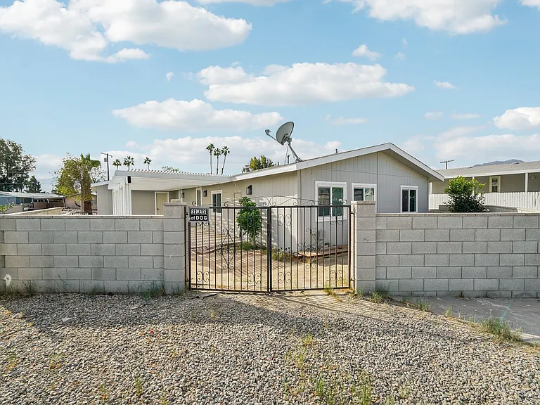 73300 Broadmoor Dr — Photo 46