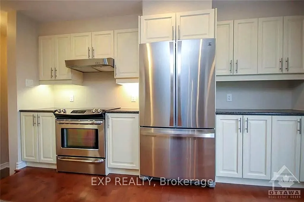3 bed, $2,699 — Photo 4