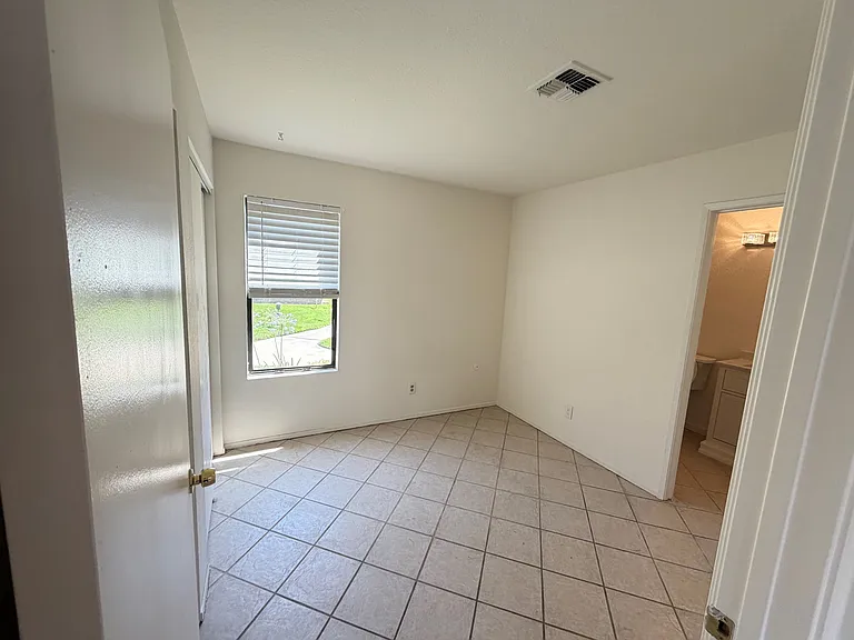 2905 Niagra St #168 — Photo 9