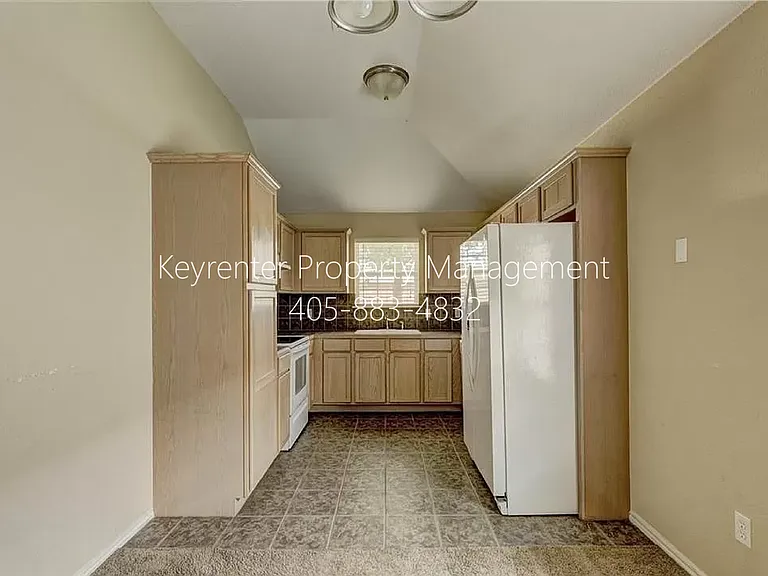 12328 SW 5th St — Photo 12