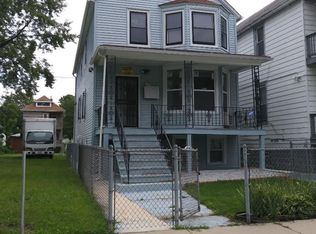 8557 S Burnham Ave, Chicago, IL 60617