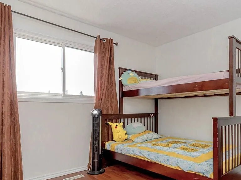 18 Hockley Path #UPPER — Photo 7