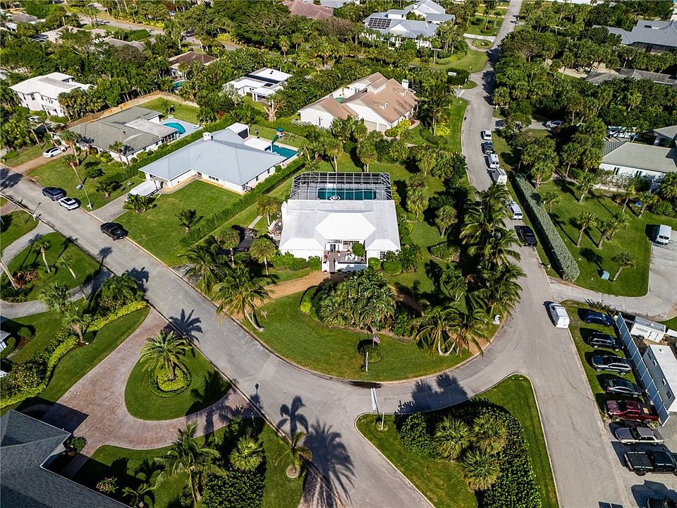2nd image of 935 Reef Rd