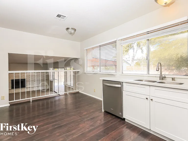 3775 Duneville St — Photo 6