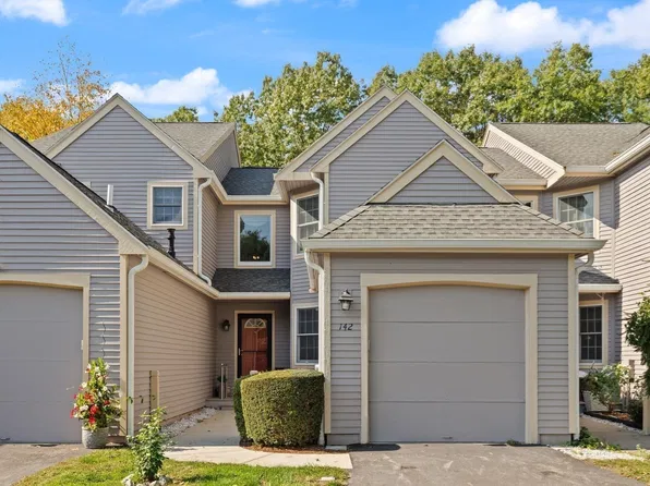 142 Cannon Forge Dr Unit 142, Foxboro, MA 02035