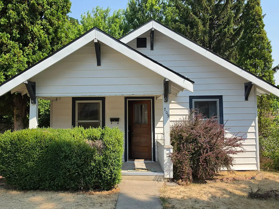 705 B Ave