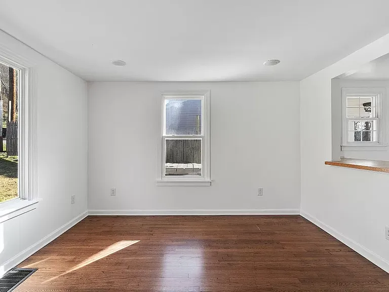 56 Powers Rd — Photo 24