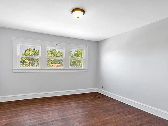 5th image of 9512 Garfield Blvd