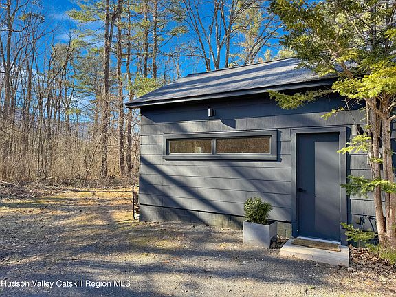 2nd image of 22 Riseley Road