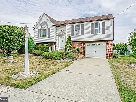 2nd image of 7841 Wyndam Rd