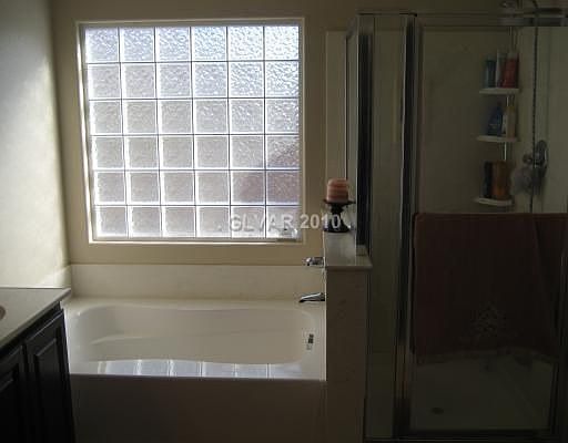 4th image of 627 Sunderland Ct
